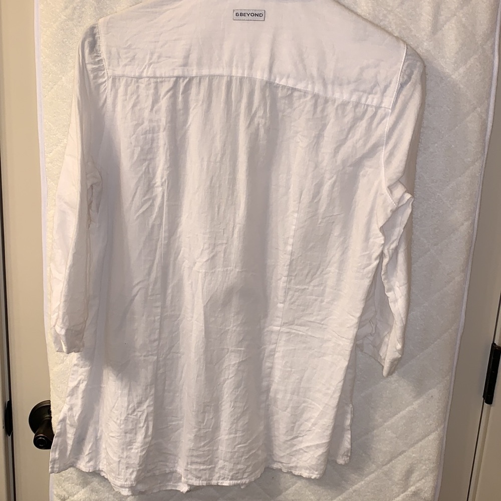 Beyond white shirt - Picture 5 of 5